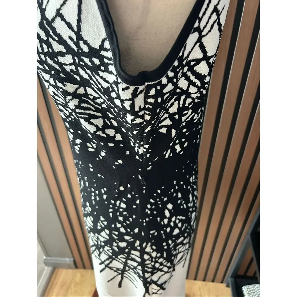 Calvin Klein Women's size PM Sheath Dress Bodycon Textured Black White pattern - Picture 3 of 8